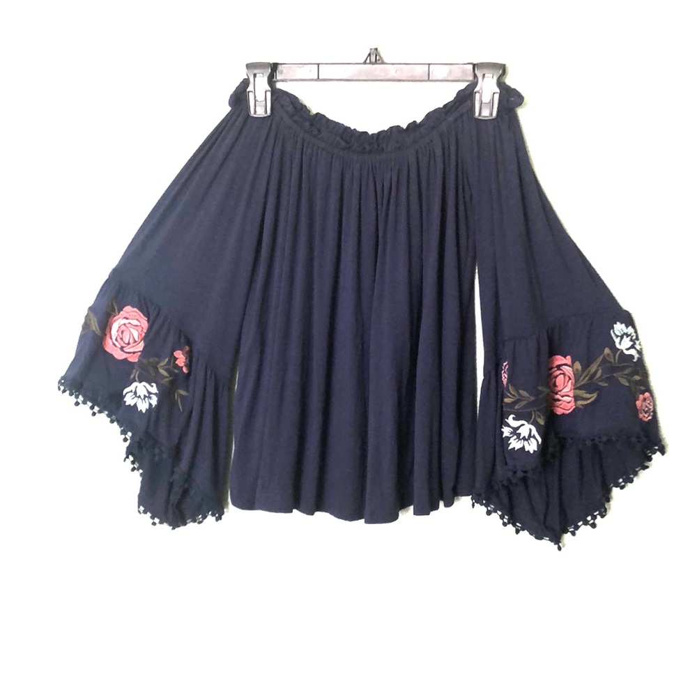 Xhilaration sleeveless top w/ embroidered flowers